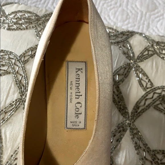 Kenneth Cole satin shoes 7 1/2 - Picture 6 of 8